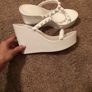 Carmen sol wedges